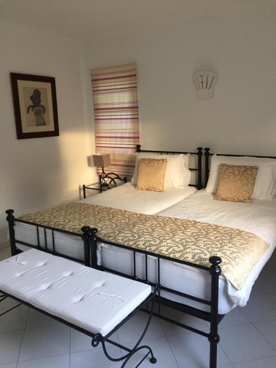 Casa Oleandro By Flo Bed & Breakfast Vale Covo  Exterior photo